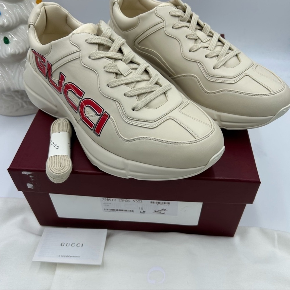 Gucci, beige sneakers with red accent size 10 made in Italy